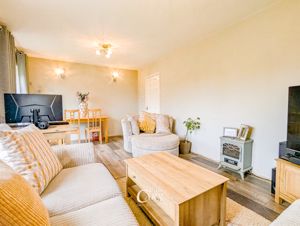 Lounge-Diner- click for photo gallery